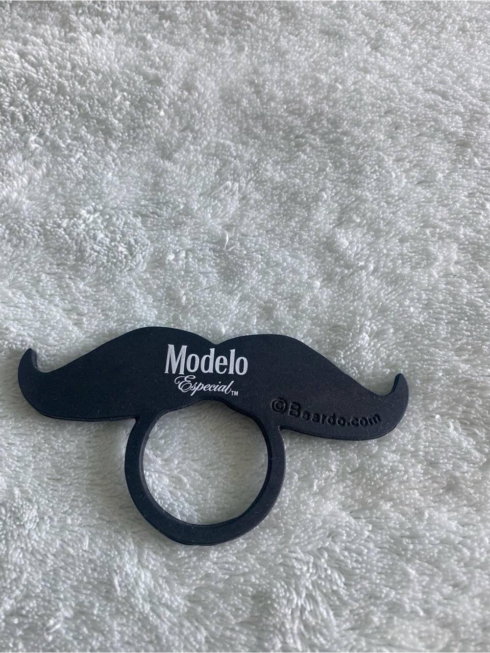 Modelo Especial Black Mustache Ring Bottle Accessory
